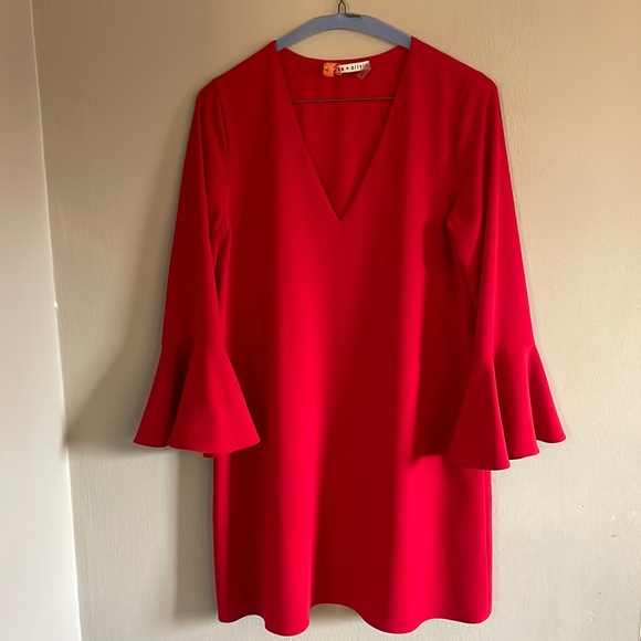 Alice + Olivia Dresses & Skirts - ALICE & OLIVIA perfect red dress like new